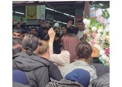 Endirimli marketdə yaşanan izdiham MÜZAKİRƏ YARATDI - <span class="color_red">VİDEO</span>