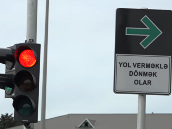 Sürücüləri çaşbaş qaldı - Qırmızıda keçmək olar