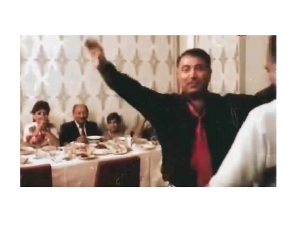 Aftandil İsrafilovla Mirzə Babayevin arxiv VİDEOsu - Rəqsləri diqqət çəkdi