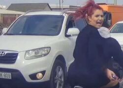 Bakıda qızlar yolda elə hərəkətlər etdi ki... - <span class="color_red">VİDEO</span>