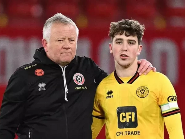 Futbolçudan baş məşqçiyə qeyri-adi sürpriz - <span class="color_red">FOTO</span>