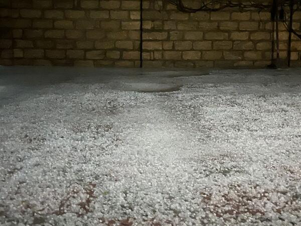 Bakıda dolu sürprizi: <span class="color_red">Aprel üçün bu hal nə dərəcədə adi sayılır?</span>