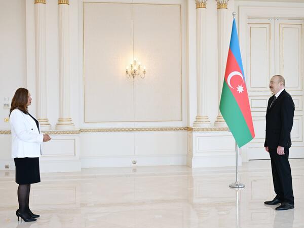 Prezident İlham Əliyev Kolumbiyanın Azərbaycanda yeni təyin olunmuş səfirini qəbul edib - <span class="color_red">FOTO</span>