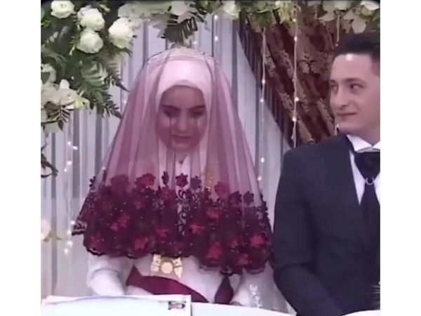 Bəylə gəlinin qonaqlardan qızıl yerinə istədikləri TƏƏCCÜBLƏNDİRDİ - <span class="color_red">VİDEO</span>