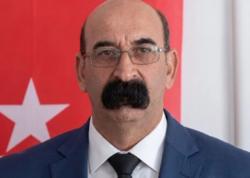 Yüksək vəzifəsi ilə deyil, bığları ilə məşhurlaşdı