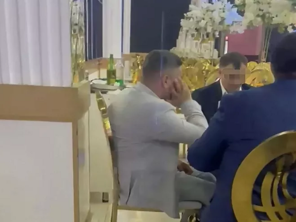 Məşhur şadlıq evinin tavan deşildi, yağış zala "yağdı" - VİDEO