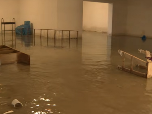 Şəhid ailələri üçün tikilən binaların zirzəmisini 18 gündür su basıb - <span class="color_red">VİDEO</span>