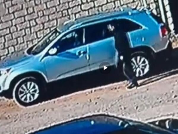 Evlərə bu yolla girib 25 min manat oğurlayan şəxs tutuldu - <span class="color_red">VİDEO</span>