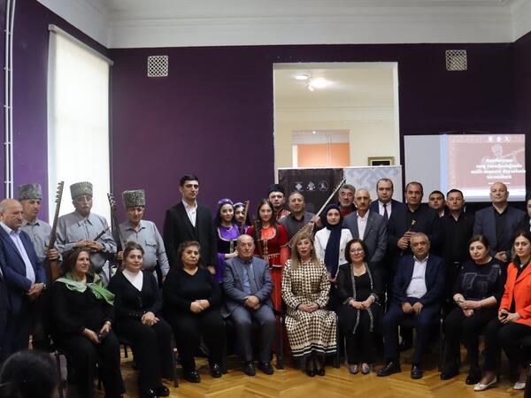 “Azərbaycan aşıq yaradıcılığında milli-mənəvi dəyərlərin təcəssümü” mövzusunda seminar keçirilib - <span class="color_red">FOTO</span>