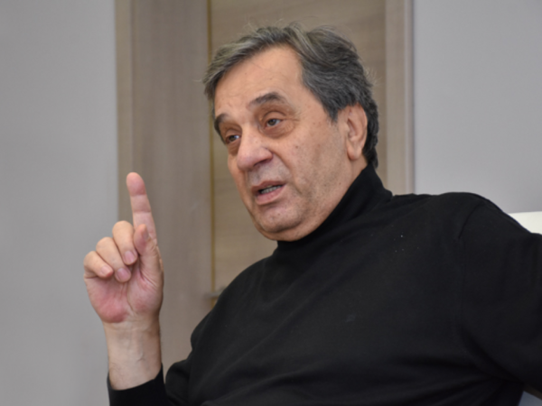 Xalq artisti: "Cəhənnəm olsun, getsin sübut eləsin"