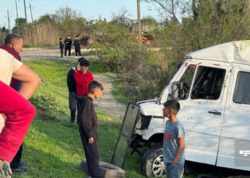 Şagirdləri daşıyan mikroavtobus aşıb - <span class="color_red">FOTO</span>