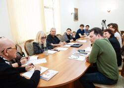 Azdramada Onore de Balzakın “Atılmış qadın” əsəri əsasında eyniadlı tamaşanın məşqlərinə başlanılıb - FOTO