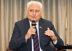 Hikmət Babaoğlu "Şöhrət" ordeni ilə təltif edilib