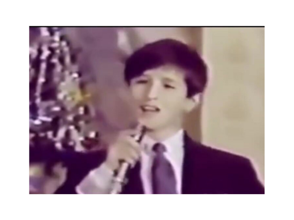 Məşhur azərbaycanlı müğənninin uşaqlıq görüntüsü YAYILDI – AzTV-də çıxışı - <span class="color_red">VİDEO</span>