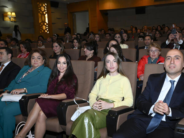 Leyla Əliyeva və Alena Əliyeva “Mən, Lalə, bir də Şerlok Holms 2” filminin ikinci mövsümünün təqdimat mərasimində iştirak ediblər - <span class="color_red">FOTO</span>