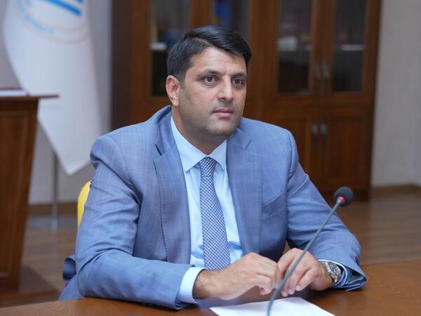 Rektor fəlsəfə doktorunu müdir təyin etdi - FOTO