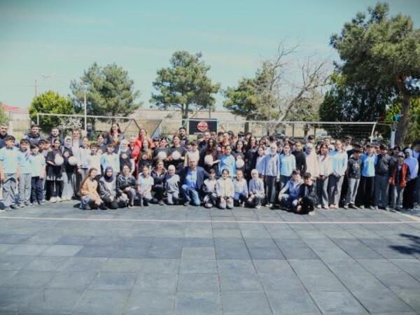 “DH Volley” komandası voleybol meydançası inşa edib - <span class="color_red">FOTO</span>