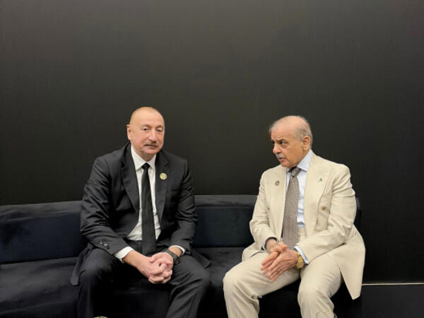 Prezident İlham Əliyev Antalya Diplomatiya Forumu çərçivəsində Pakistanın Baş naziri ilə görüşüb - FOTO