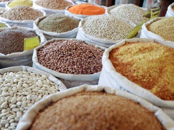 Açıq şəraitdə satışa çıxarılan qidalar - Xəstəlik riski yüksəkdir