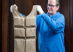 “Titanik” sərnişininin xilasedici jileti bu qiymətə satılıb