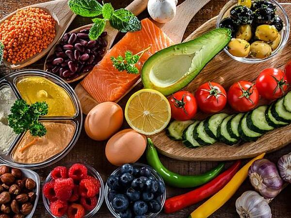 Bu qidalar beyni qoruyur - Alzheimer riskini azaldır