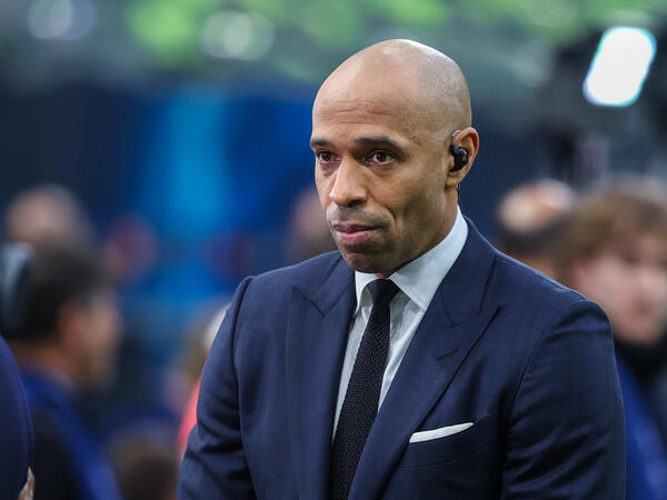 Anri “Arsenal”ı "yıxıb-sürüdü"