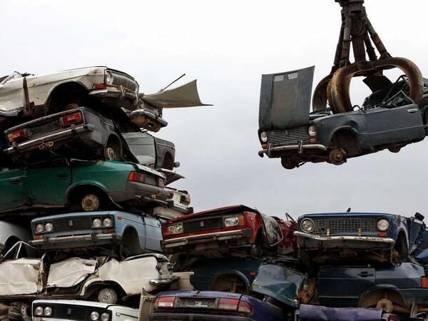 Köhnə maşınlarını verib 1 milyon manatdan çox ödəniş alıblar