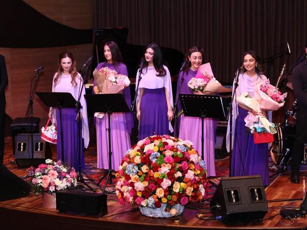 “Naz” vokal ansamblı “O illərin nəğməsi” adlı konsert proqramı ilə çıxış edib - <span class="color_red">FOTO</span>