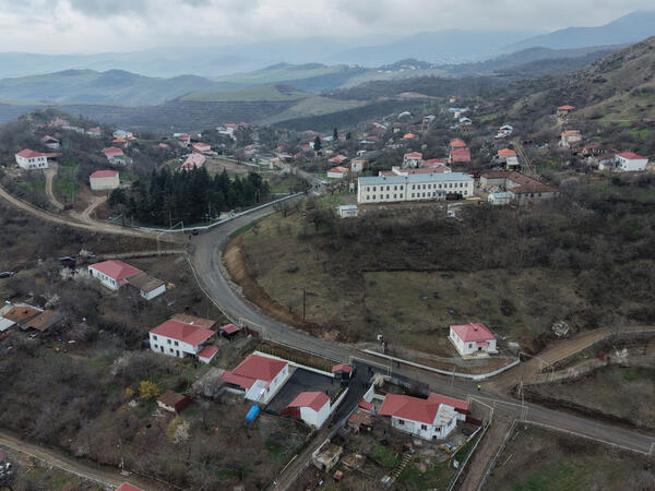 Növbəti köç karvanı Xocavəndin Qırmızı Bazar qəsəbəsibə çatıb - <span class="color_red">YENİLƏNİB</span>