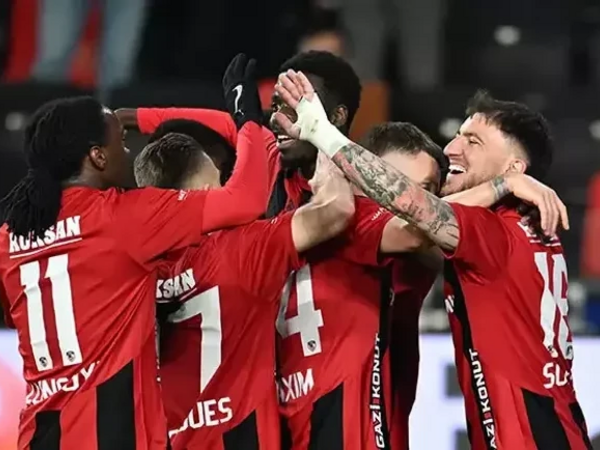 "Qaziantep" "Kayserispor"u darmadağın etdi