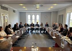 Elçin Əmirbəyov Londonda mühüm görüşlər keçirdi - <span class="color_red">FOTO</span>