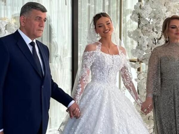 Mələkxanım Eyubova həyat yoldaşı ilə - <span class="color_red">FOTO</span>