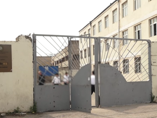 Valideynlərin davası qanla bitdi - parkinq üstündə