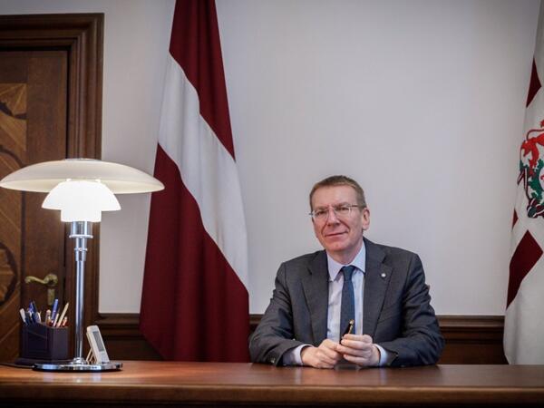 Latviya Prezidenti Fəxri xiyabanda Ulu Öndər Heydər Əliyevin məzarını ziyarət edib