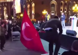 İrəvanda Türkiyə bayrağı yandırıldı