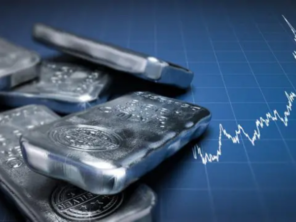 Gümüş bazarında eniş - Qiyməti kəskin düşdü