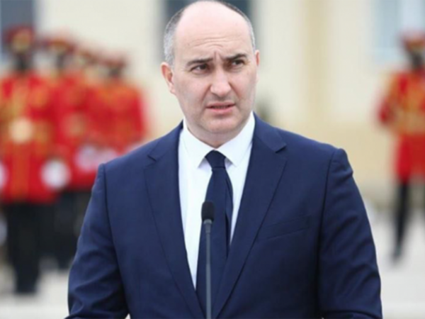 Gürcüstanın keçmiş müdafiə naziri 10 il müddətinə həbs edildi