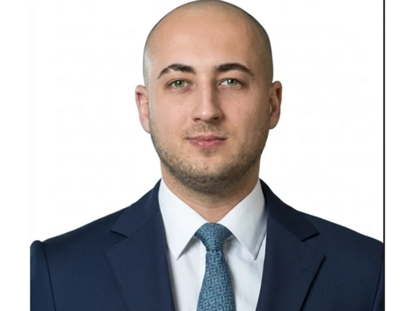 Nazir aparat rəhbəri və müşavir təyin etdi