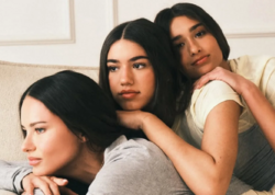 Adriana Lima ilk dəfə qızları ilə - <span class="color_red">FOTO</span>