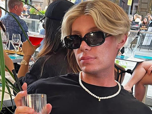 Bloqer estetik əməliyyatdan sonra kor oldu