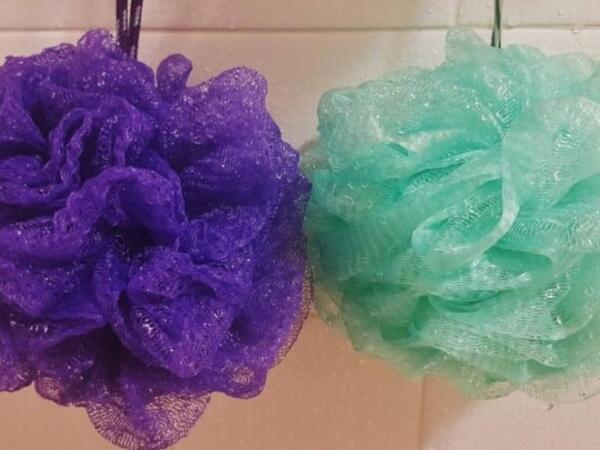 Duş lifi ilə yuyunanlara xəbərdarlıq: Gigiyena sandığınız şey xəstəlik mənbəyi ola bilər