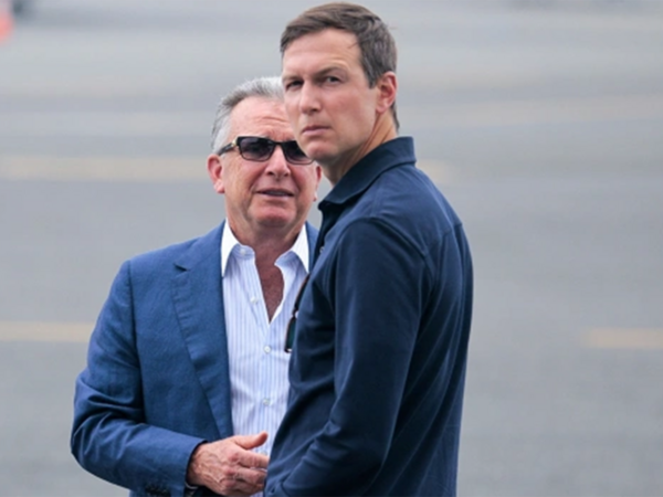 Tramp İranla danışıqlar üçün onları göndərir