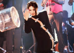 71 yaşında göz qamaşdırdı - <span class="color_red">FOTO</span>