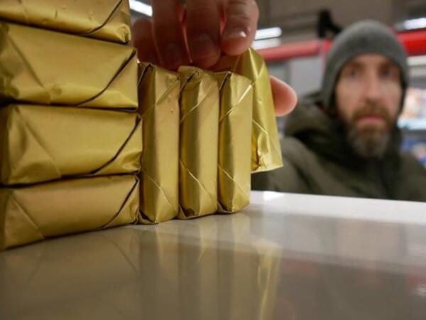 Hər gün satın alırıq, amma günbəgün bizi zəhərləyir