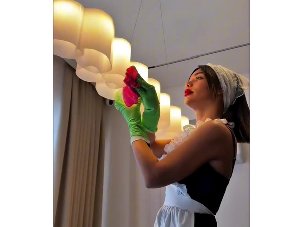 Azərbaycanlı müğənni yeni evində işgüzarlığını NÜMAYİŞ ETDİRDİ - <span class="color_red">VİDEO</span>