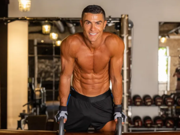 Ronaldonun 41 yaşındakı fitliyinin "ağ" sirri: Aşpazı illərdir gizli qalan detalı açdı - <span class="color_red">FOTO</span>