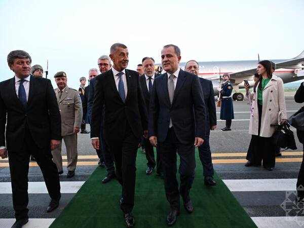 Çexiyanın Baş naziri Azərbaycana səfərə gəlib - <span class="color_red">FOTO</span>