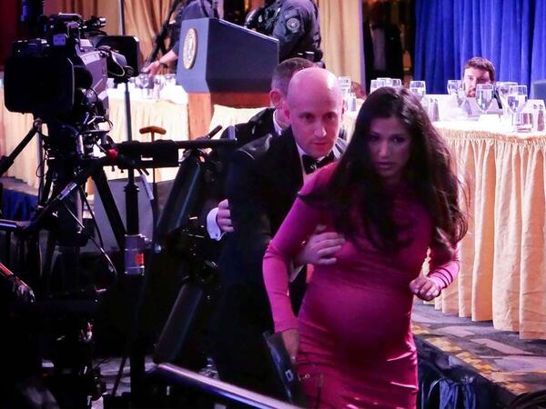 ABŞ-dəki hücumda hamilə həyat yoldaşını özünə qalxan etdi - <span class="color_red">FOTO</span>