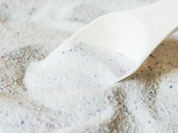 Yuyucu tozlardakı rəngli dənəciklərin sirri açıldı