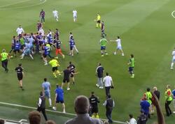 Qapıçı rəqibini yumruqladı, matçda dava düşdü - <span class="color_red">VİDEO</span>